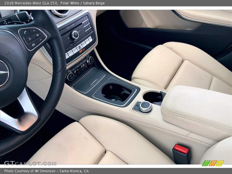 Polar White / Sahara Beige 2018 Mercedes-Benz GLA 250
