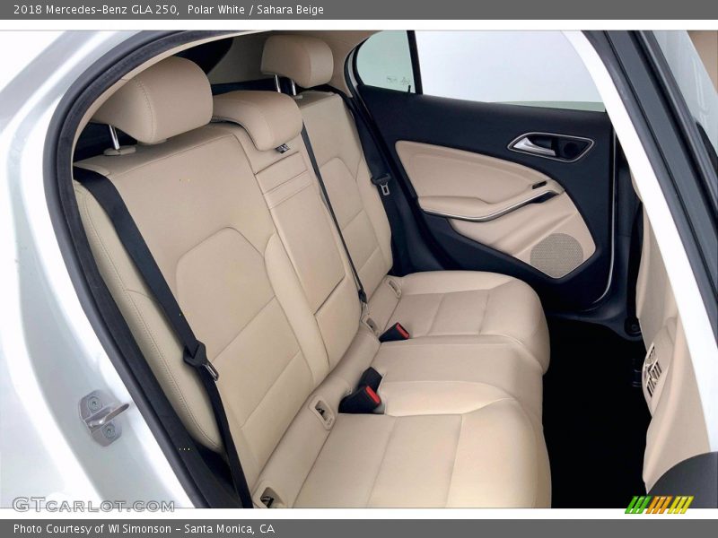 Polar White / Sahara Beige 2018 Mercedes-Benz GLA 250