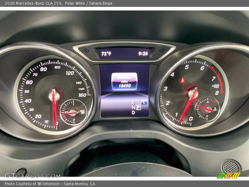 Polar White / Sahara Beige 2018 Mercedes-Benz GLA 250