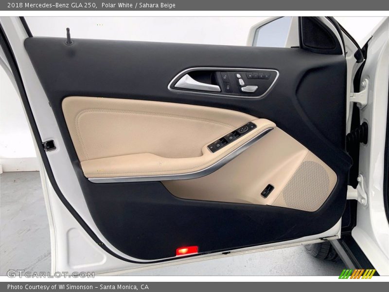 Polar White / Sahara Beige 2018 Mercedes-Benz GLA 250