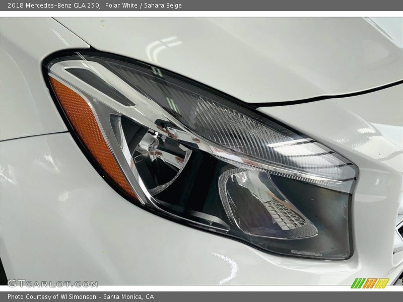 Polar White / Sahara Beige 2018 Mercedes-Benz GLA 250