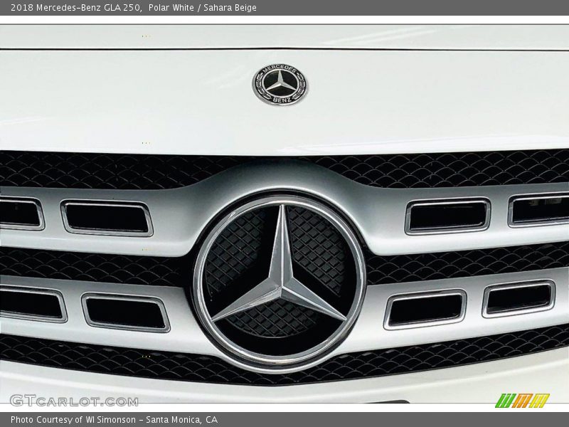 Polar White / Sahara Beige 2018 Mercedes-Benz GLA 250