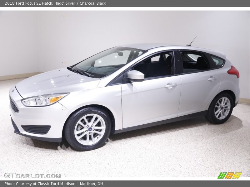 Ingot Silver / Charcoal Black 2018 Ford Focus SE Hatch