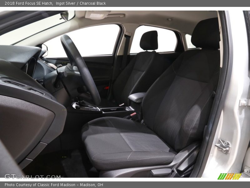 Ingot Silver / Charcoal Black 2018 Ford Focus SE Hatch