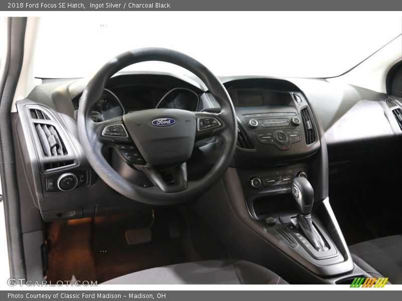 Ingot Silver / Charcoal Black 2018 Ford Focus SE Hatch