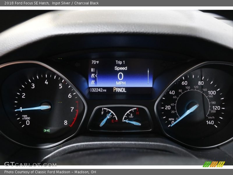 Ingot Silver / Charcoal Black 2018 Ford Focus SE Hatch