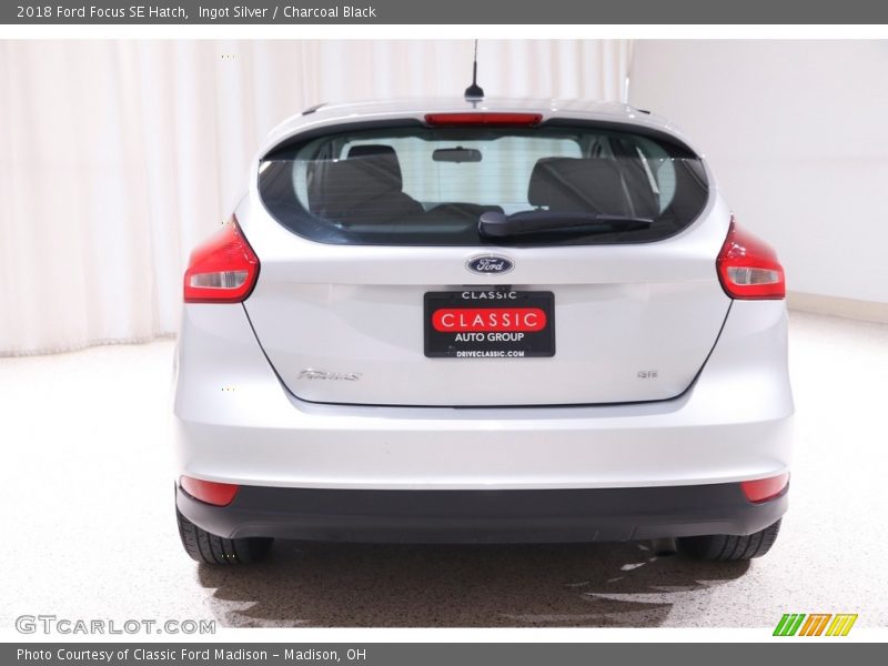 Ingot Silver / Charcoal Black 2018 Ford Focus SE Hatch