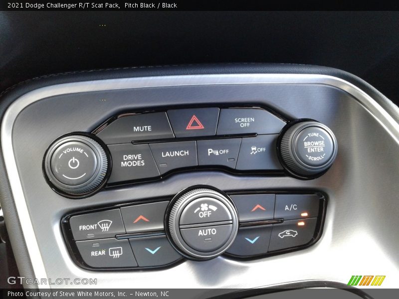 Controls of 2021 Challenger R/T Scat Pack