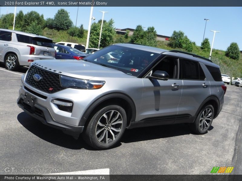 Front 3/4 View of 2020 Explorer ST 4WD