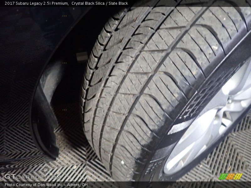Crystal Black Silica / Slate Black 2017 Subaru Legacy 2.5i Premium