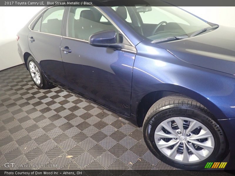 Blue Streak Metallic / Black 2017 Toyota Camry LE