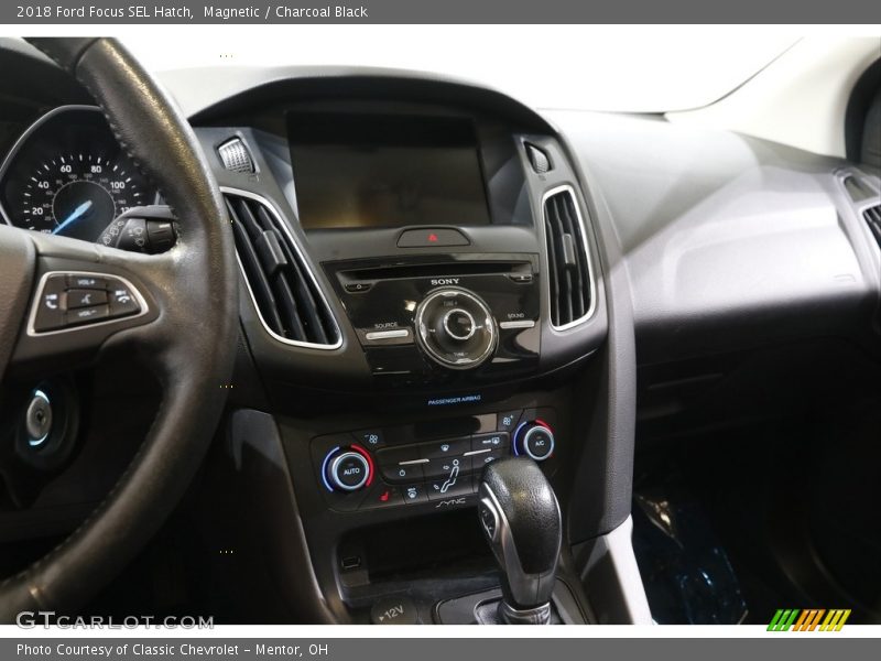 Magnetic / Charcoal Black 2018 Ford Focus SEL Hatch
