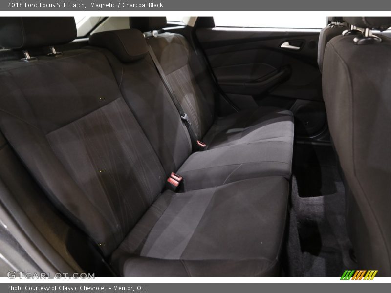 Magnetic / Charcoal Black 2018 Ford Focus SEL Hatch