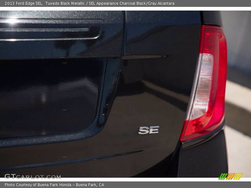 Tuxedo Black Metallic / SEL Appearance Charcoal Black/Gray Alcantara 2013 Ford Edge SEL
