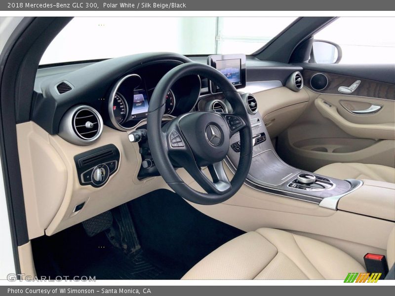 Polar White / Silk Beige/Black 2018 Mercedes-Benz GLC 300