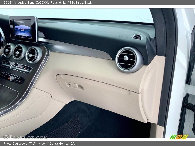 Polar White / Silk Beige/Black 2018 Mercedes-Benz GLC 300