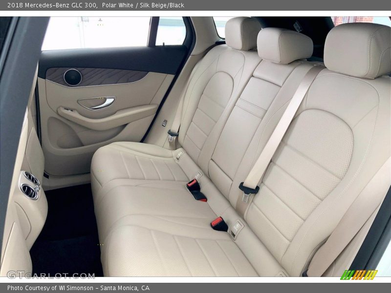 Polar White / Silk Beige/Black 2018 Mercedes-Benz GLC 300