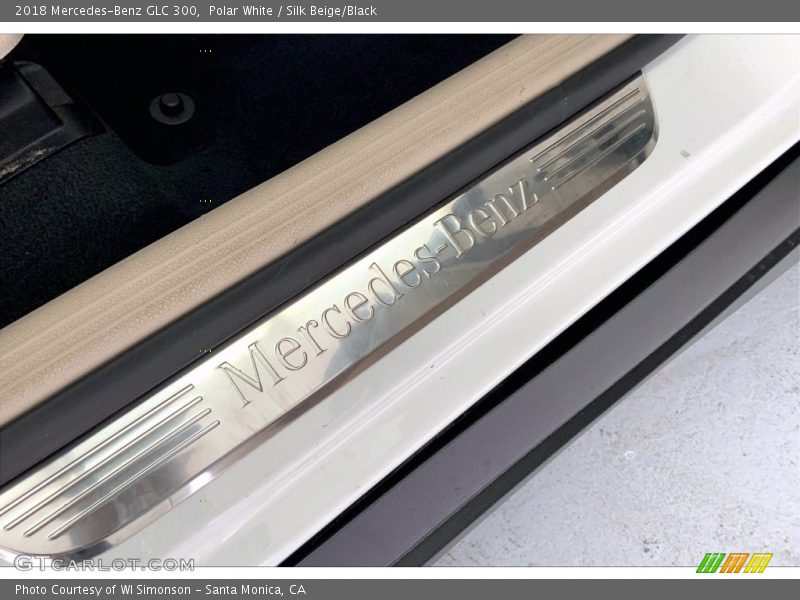 Polar White / Silk Beige/Black 2018 Mercedes-Benz GLC 300