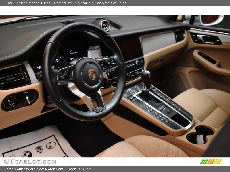 Carrara White Metallic / Black/Mojave Beige 2020 Porsche Macan Turbo
