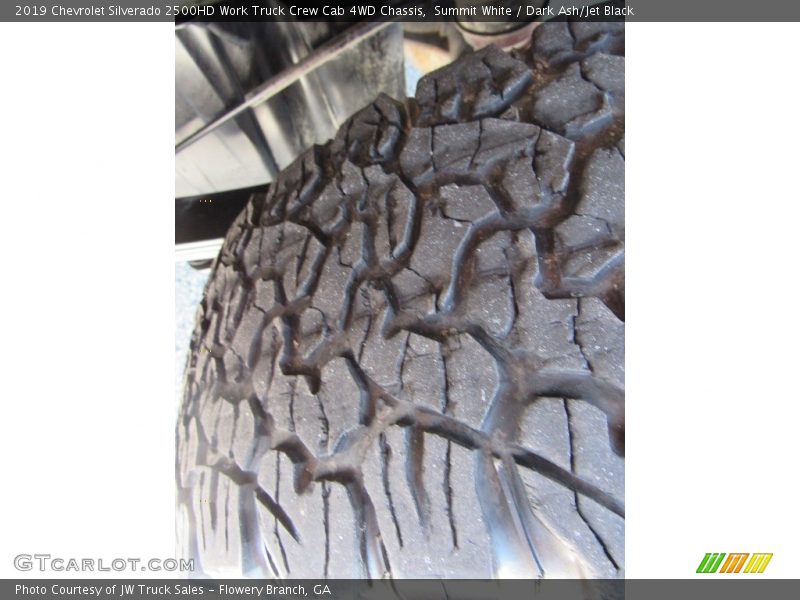 Summit White / Dark Ash/Jet Black 2019 Chevrolet Silverado 2500HD Work Truck Crew Cab 4WD Chassis