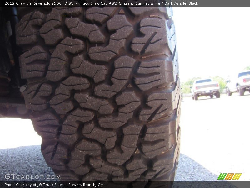 Summit White / Dark Ash/Jet Black 2019 Chevrolet Silverado 2500HD Work Truck Crew Cab 4WD Chassis