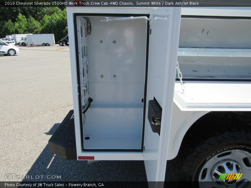 Summit White / Dark Ash/Jet Black 2019 Chevrolet Silverado 2500HD Work Truck Crew Cab 4WD Chassis