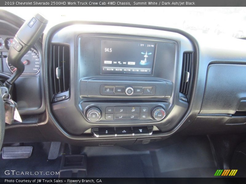 Summit White / Dark Ash/Jet Black 2019 Chevrolet Silverado 2500HD Work Truck Crew Cab 4WD Chassis