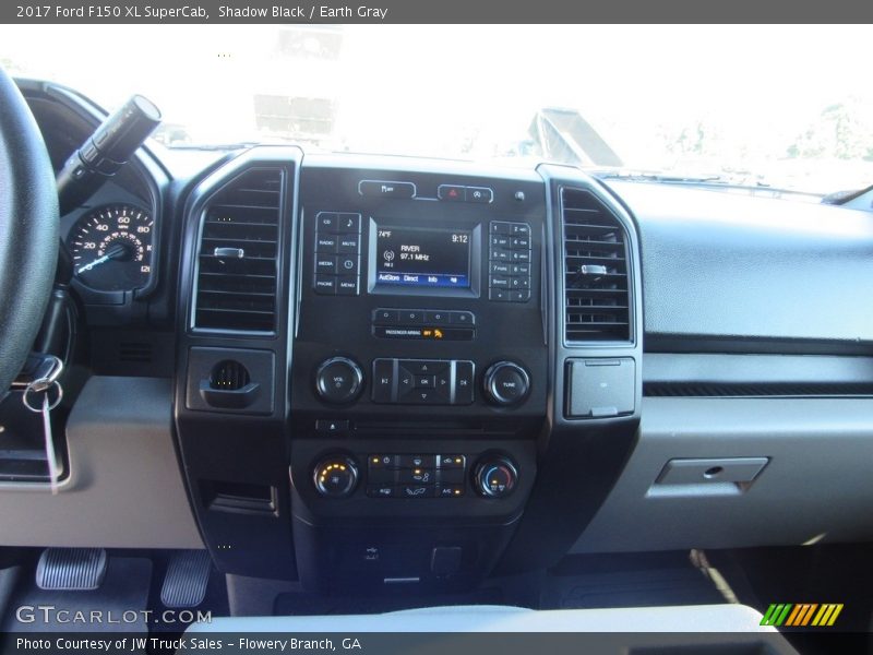 Shadow Black / Earth Gray 2017 Ford F150 XL SuperCab