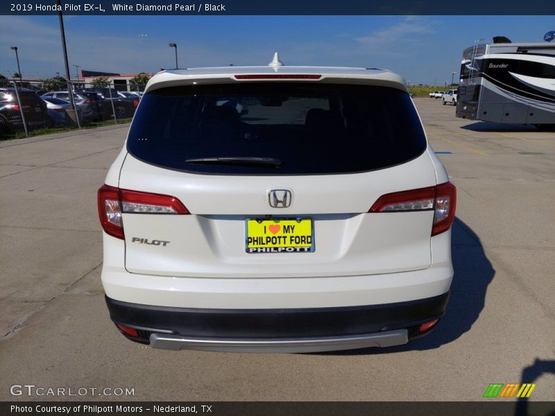 White Diamond Pearl / Black 2019 Honda Pilot EX-L