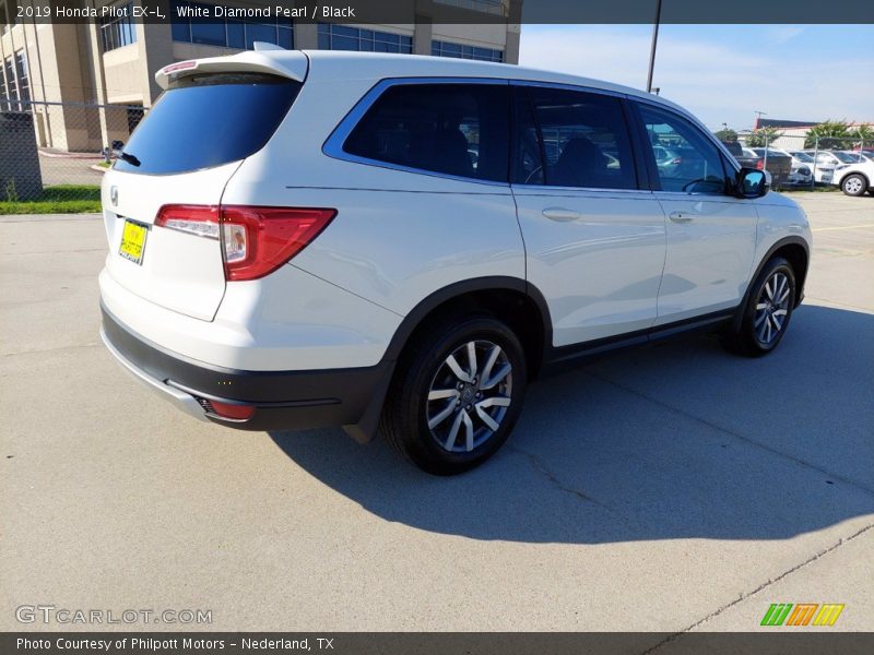 White Diamond Pearl / Black 2019 Honda Pilot EX-L