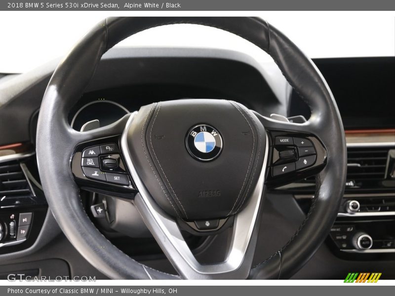 Alpine White / Black 2018 BMW 5 Series 530i xDrive Sedan