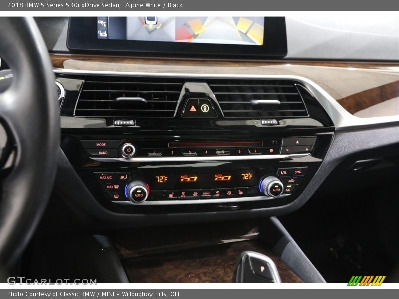 Alpine White / Black 2018 BMW 5 Series 530i xDrive Sedan