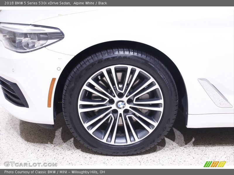 Alpine White / Black 2018 BMW 5 Series 530i xDrive Sedan