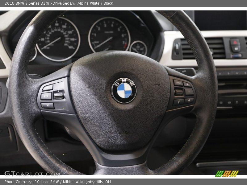Alpine White / Black 2018 BMW 3 Series 320i xDrive Sedan