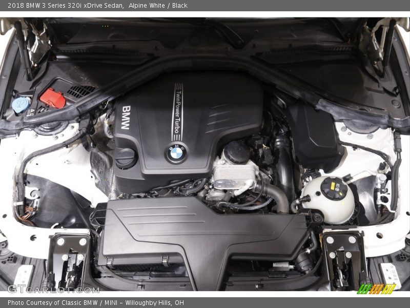 Alpine White / Black 2018 BMW 3 Series 320i xDrive Sedan