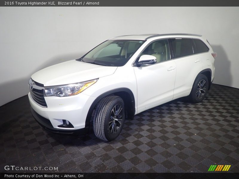 Blizzard Pearl / Almond 2016 Toyota Highlander XLE