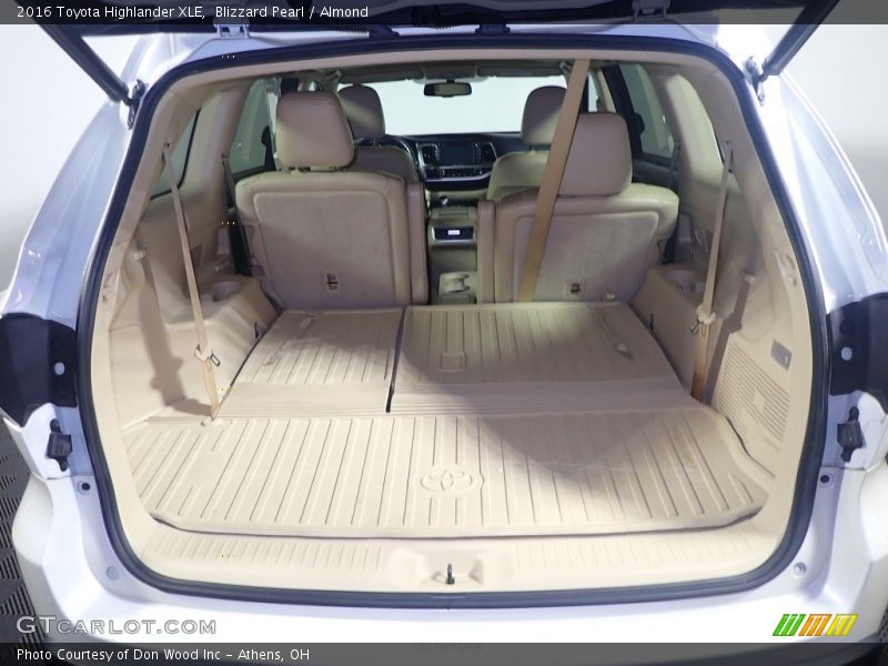 Blizzard Pearl / Almond 2016 Toyota Highlander XLE