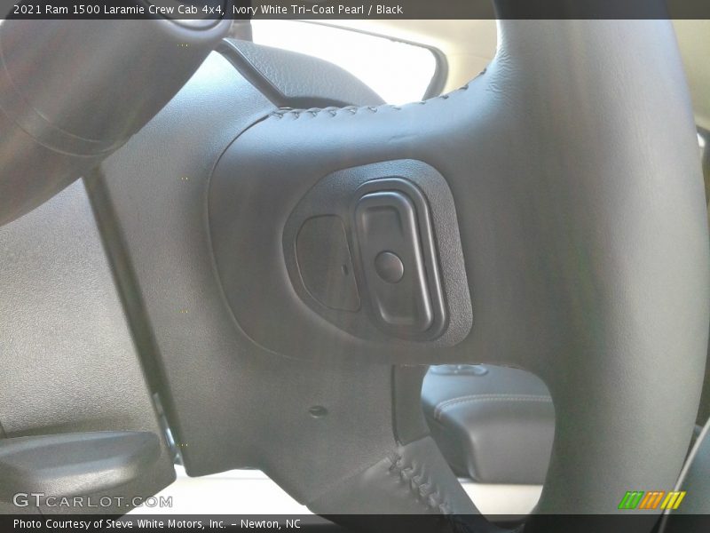 Ivory White Tri-Coat Pearl / Black 2021 Ram 1500 Laramie Crew Cab 4x4