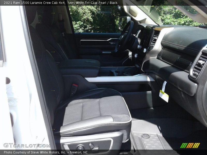 Ivory White Tri-Coat Pearl / Black 2021 Ram 1500 Laramie Crew Cab 4x4