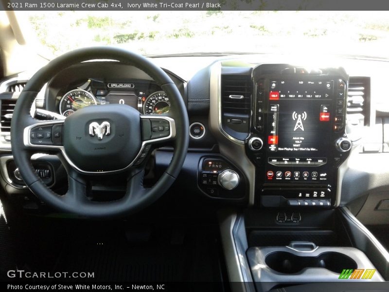 Ivory White Tri-Coat Pearl / Black 2021 Ram 1500 Laramie Crew Cab 4x4