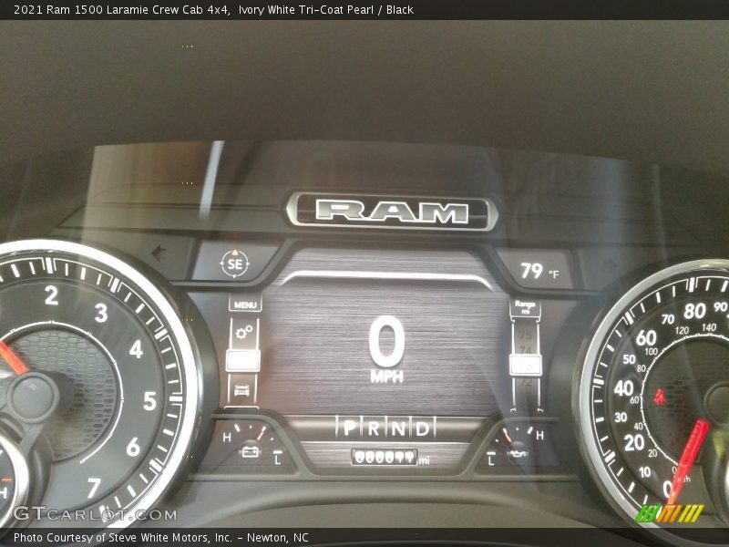Ivory White Tri-Coat Pearl / Black 2021 Ram 1500 Laramie Crew Cab 4x4