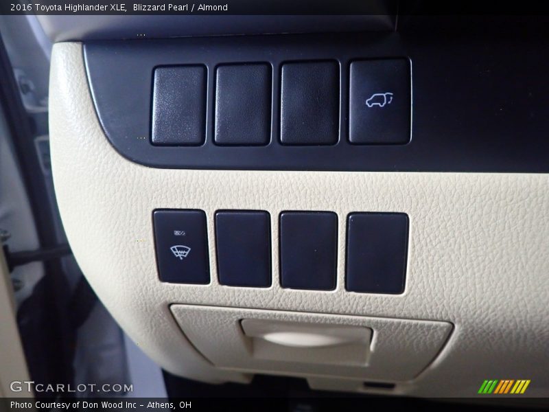 Blizzard Pearl / Almond 2016 Toyota Highlander XLE