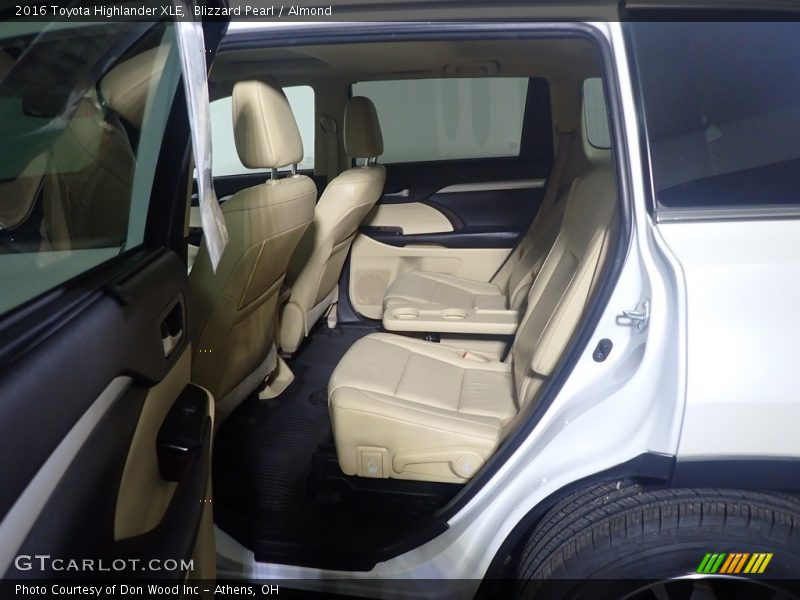 Blizzard Pearl / Almond 2016 Toyota Highlander XLE