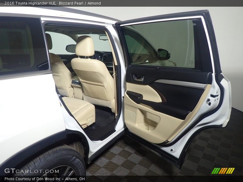 Blizzard Pearl / Almond 2016 Toyota Highlander XLE