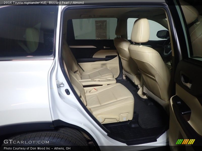 Blizzard Pearl / Almond 2016 Toyota Highlander XLE