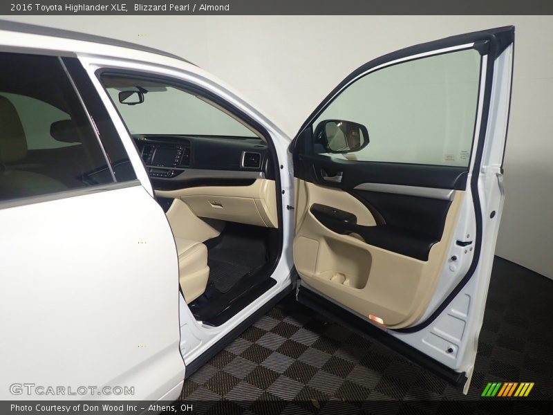 Blizzard Pearl / Almond 2016 Toyota Highlander XLE