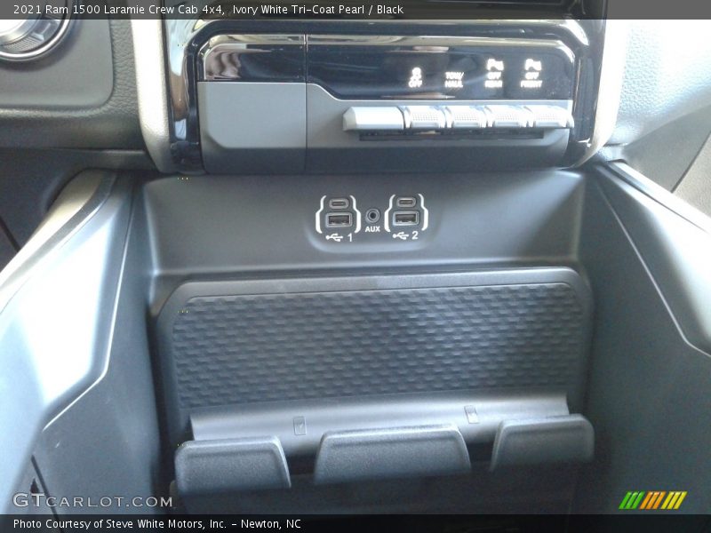 Ivory White Tri-Coat Pearl / Black 2021 Ram 1500 Laramie Crew Cab 4x4