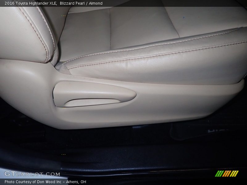 Blizzard Pearl / Almond 2016 Toyota Highlander XLE