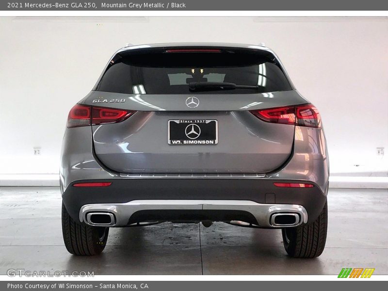 Mountain Grey Metallic / Black 2021 Mercedes-Benz GLA 250