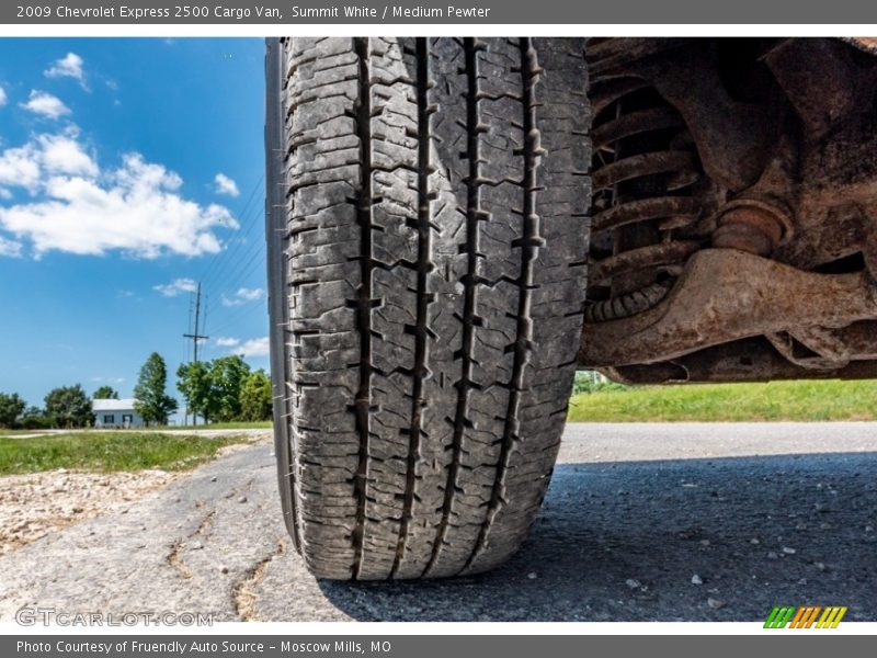 Summit White / Medium Pewter 2009 Chevrolet Express 2500 Cargo Van